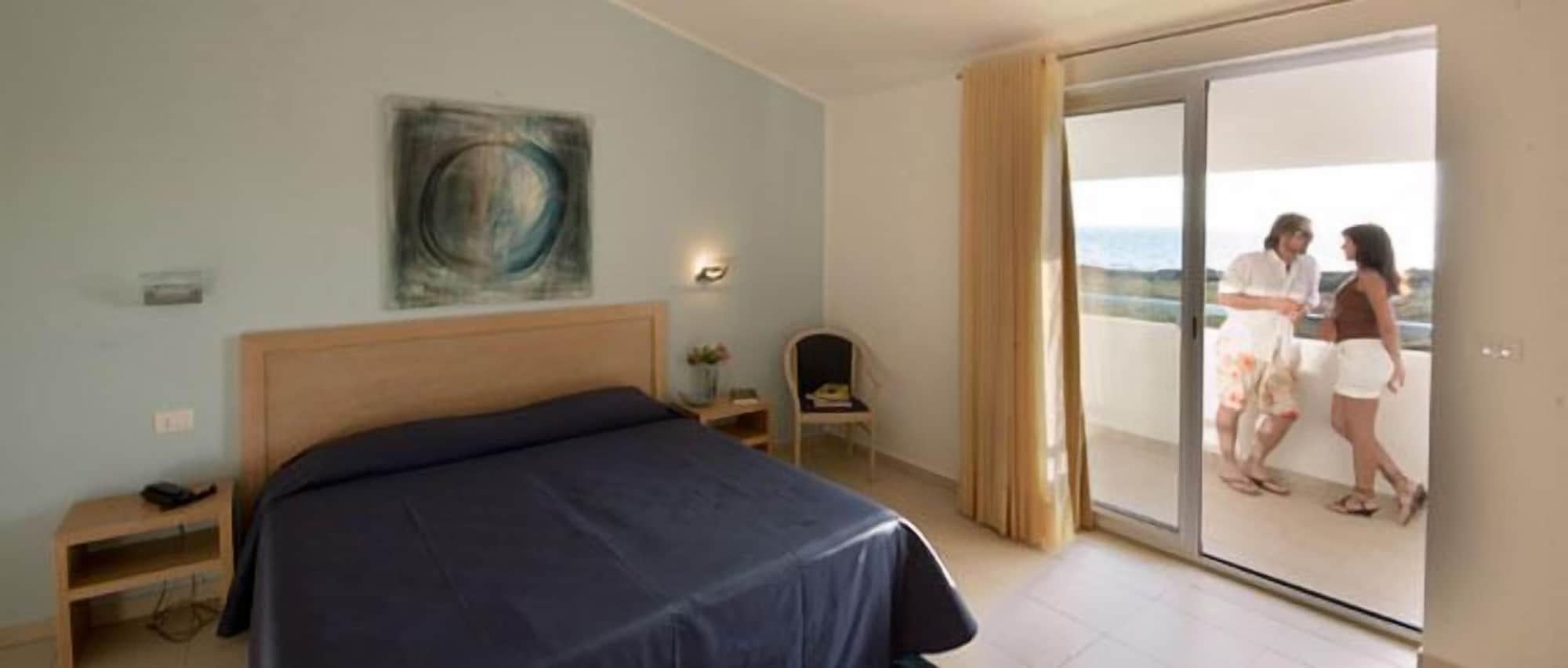 Parco Della Rocca Otel Punta Braccetto Dış mekan fotoğraf